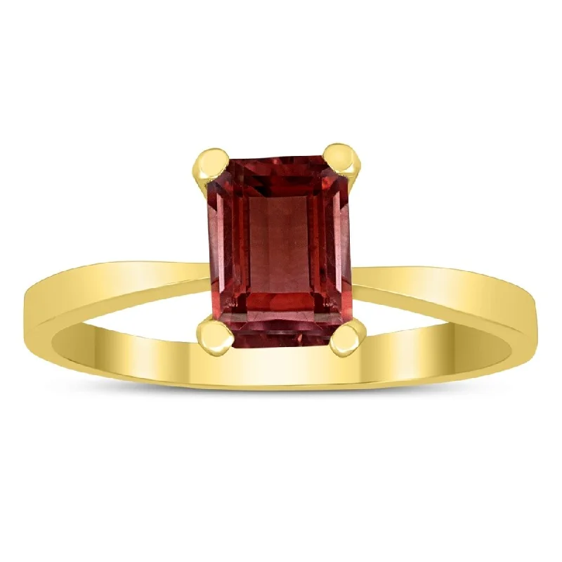 Emerald Shaped 7X5MM Garnet Solitaire Ring in 10K Yellow Gold