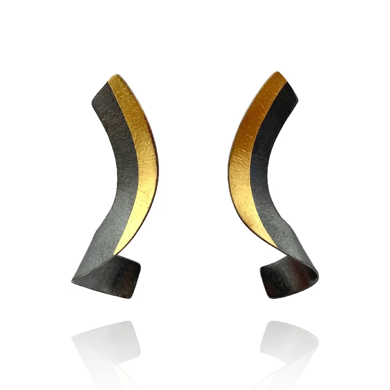 Black and Gold Line Curl Earrings