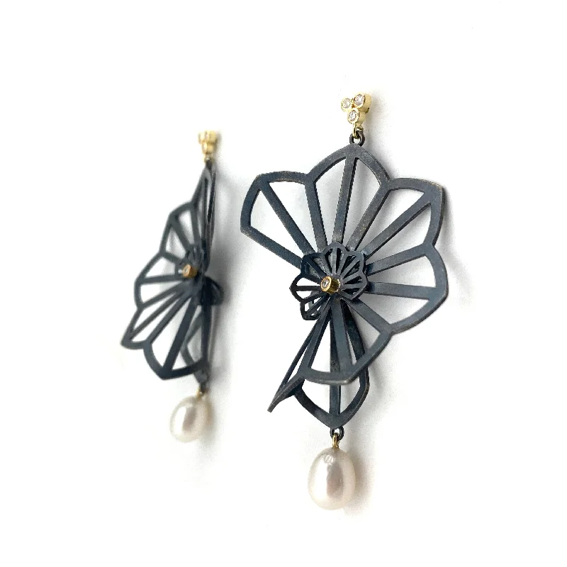 One of a Kind Hyacinth Fold Pearl Earrings