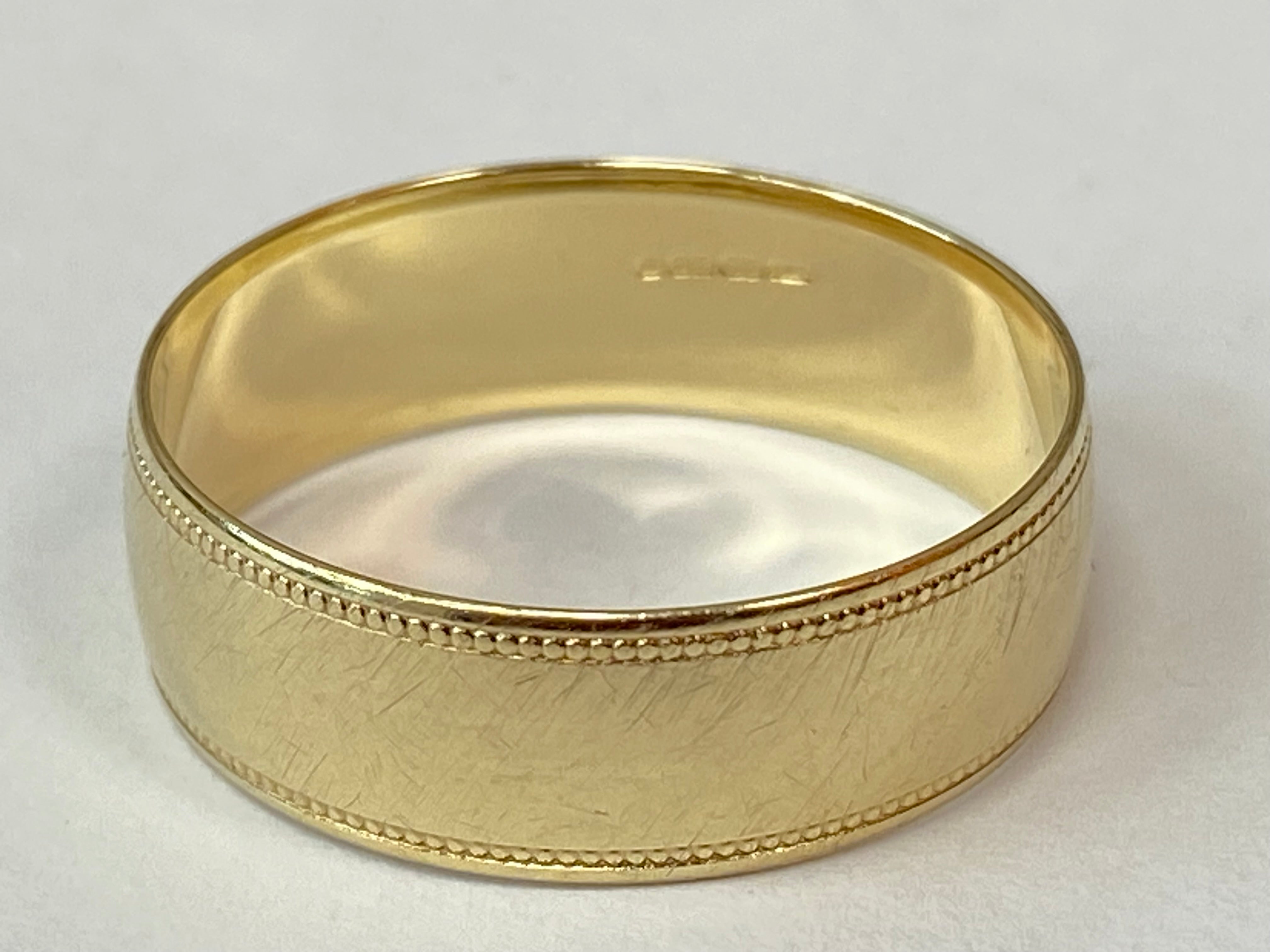 9CT GOLD RING LEIGH STORE