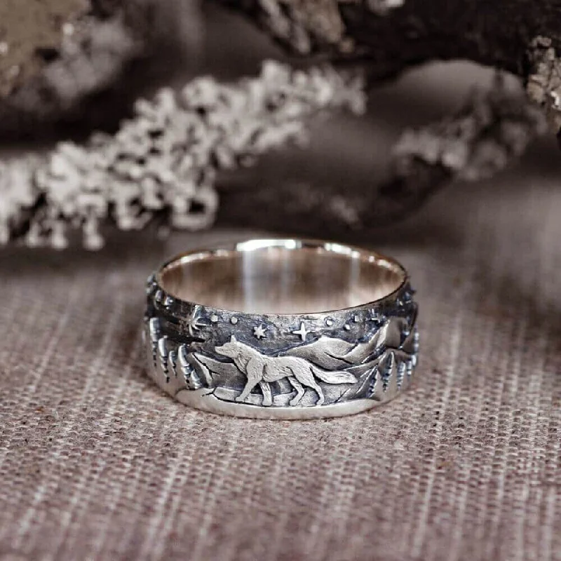 Loyal Wolf Pattern Alloy Embossed Ring